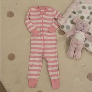 Hanna Andersson zip up pajamas